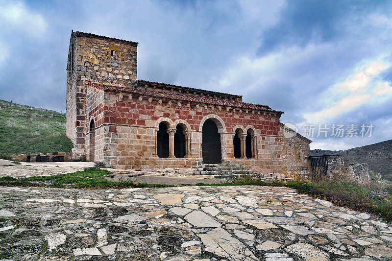 Iglesia en Jodra del Pinar